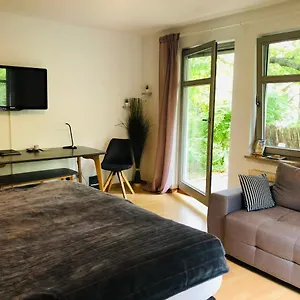 Modernes Neustadt Apartament