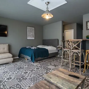 The Liv. - Station Apartament